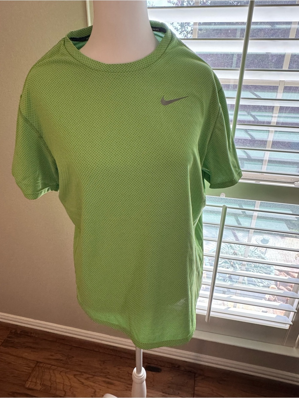 Nike Men’s Short-Sleeve Athletic Tee in Bright Green with Swoosh